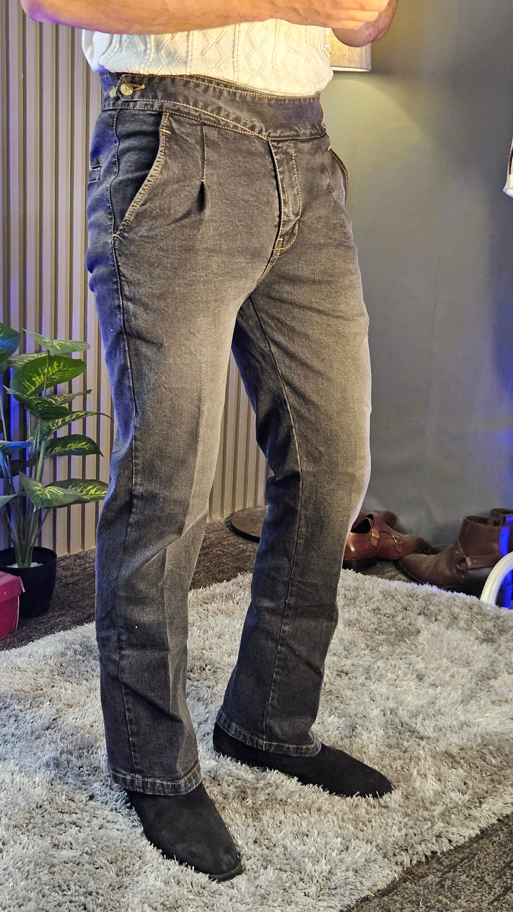 Anthracite Denim Classic Button Gurkha Pant × White Diamond Cable Half Sleeves Knit Polo