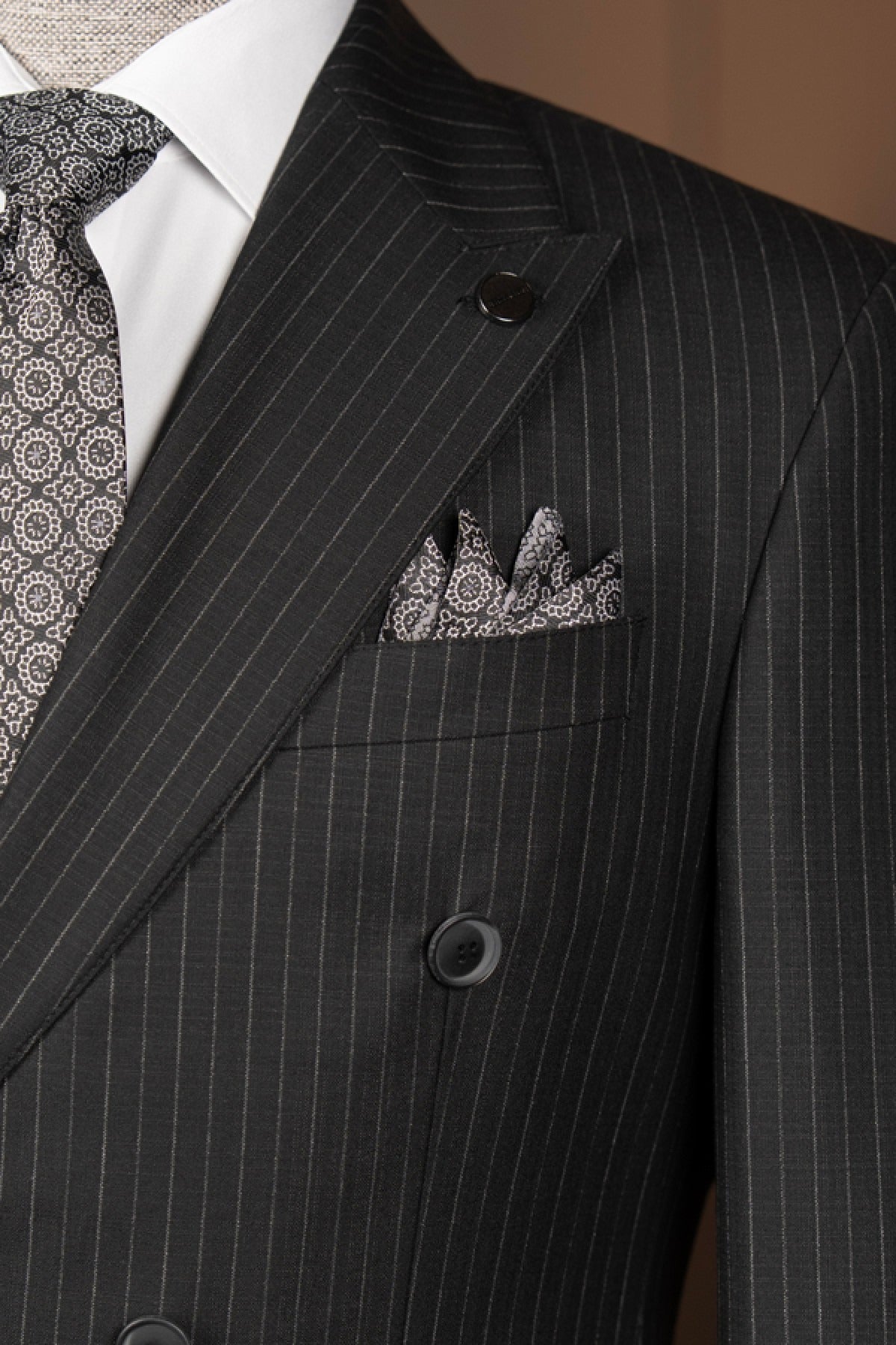 ITALIAN FIT MEN'S BLACK STRIPED DOUBLE BREASTED SUIT BY ITALIAN VEGA® [Limited Edition]