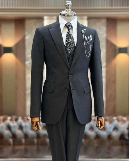 ITALIAN FIT MEN'S DARK GREY SINGLE BREASTED SUIT BY ITALIAN VEGA® (3-PIECE)
